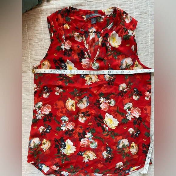 3/$8 Bundle Red floral blouse - Picture 2 of 6